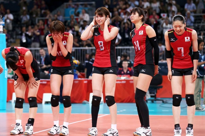 Đội tuyển bóng chuyền Nhật Bản đánh bại Hàn Quốc để giàn HCĐ Olympic.